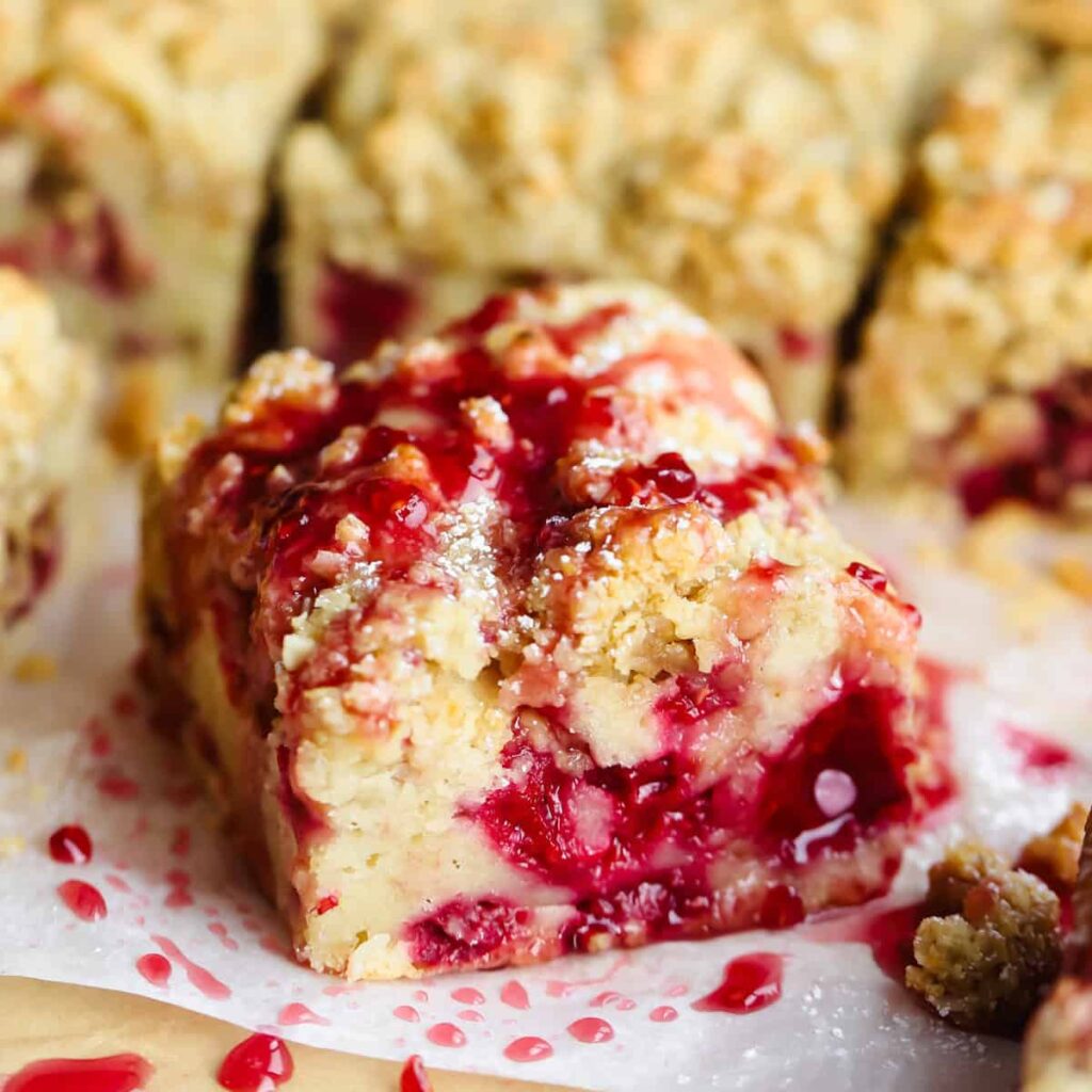 Málnás túrós reggeli torta